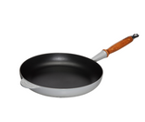Le Creuset Bratpfanne mit Holzgriff